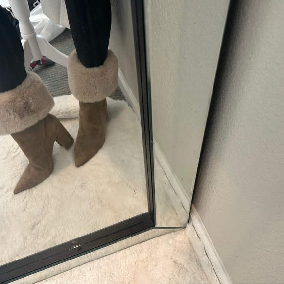Faux fur boots - Picture 7 of 7